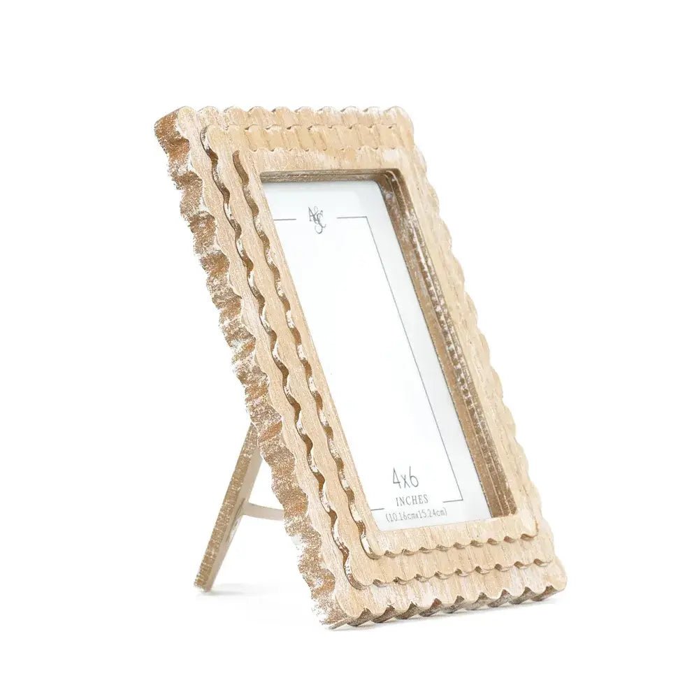 Natural scalloped wood photo frame for 4x6 photo - The Sensory