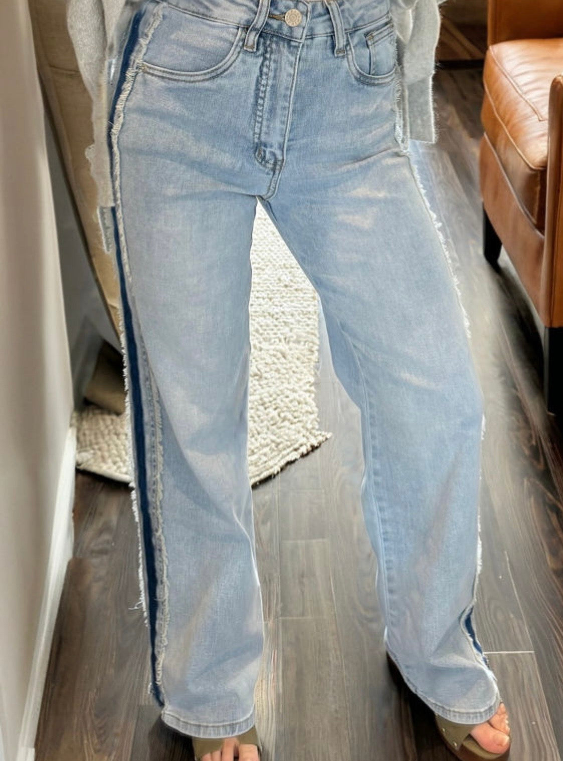 Jeans The Sensory Beau Blue Contrast Stripe Frayed Panel – Modest Fashion