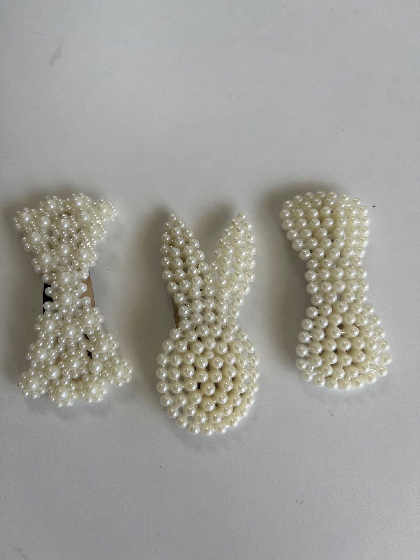 Pearl hair clips