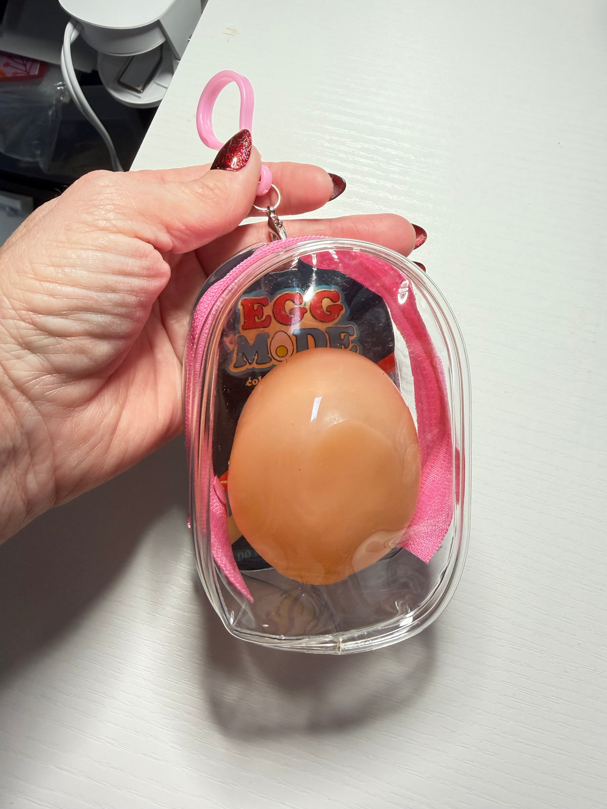 Egg Mode Color Changing Squishy Egg Clip-On | NYSLIFE - The Sensory